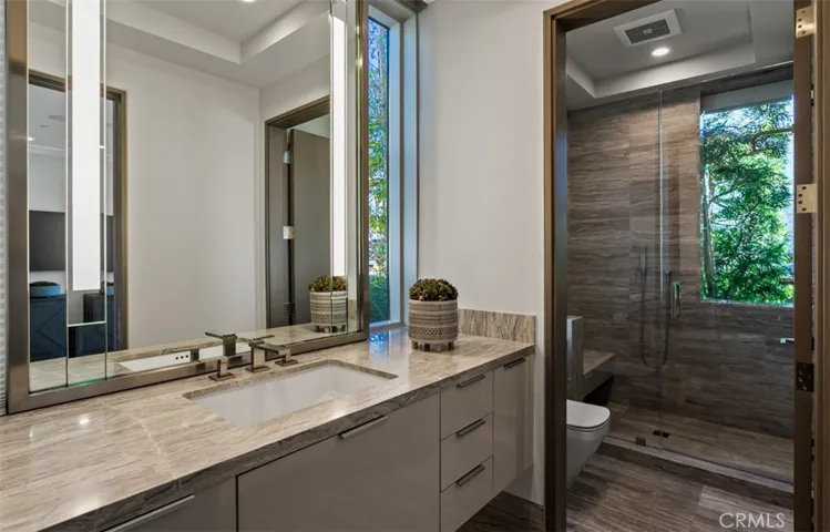 Main Level Bedroom 2 En-Suite