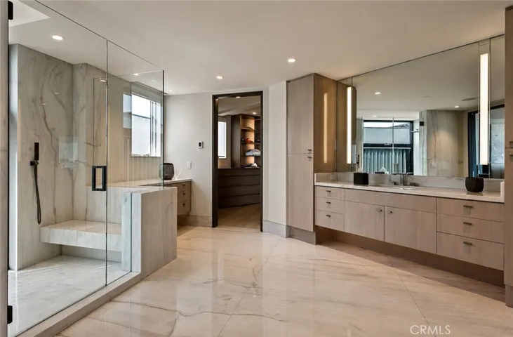 Suite 2 in Primary