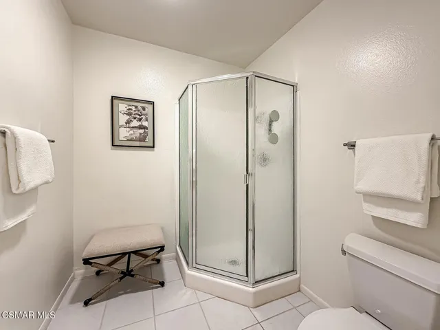 hPrimary Bedroom Suite7
