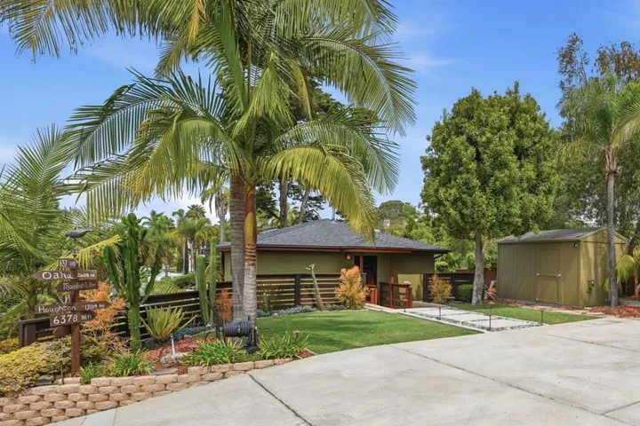 Detached 1 bed 1 ba ADU. 523 sq. ft.