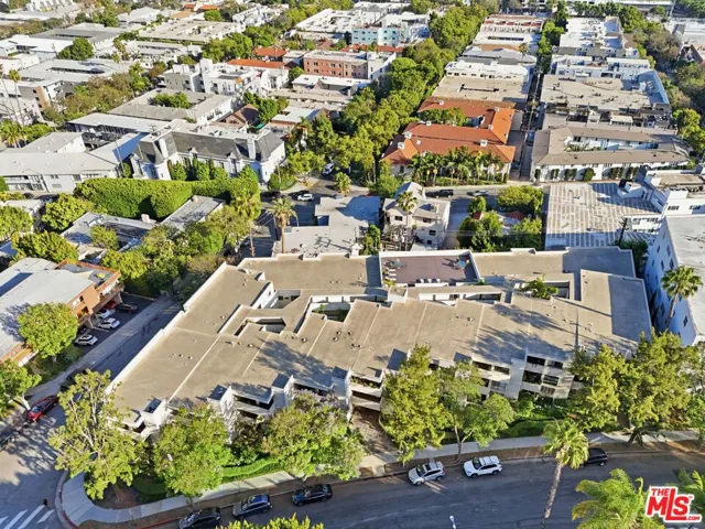 8400 De Longpre Avenue 209, West Hollywood, California 90069