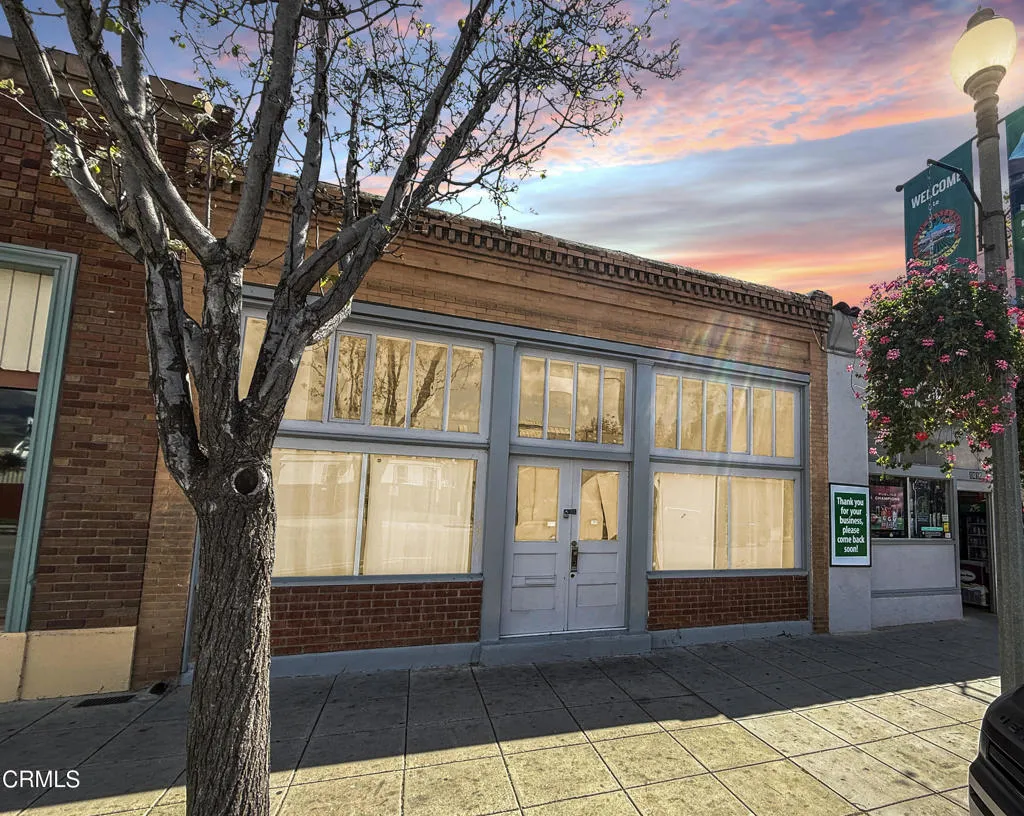 1020 E Main St