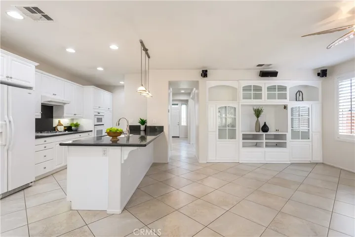 Kitchen/Family Rm Combo