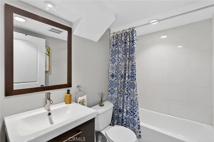 4542 San Andreas, Los Angeles, California 90065