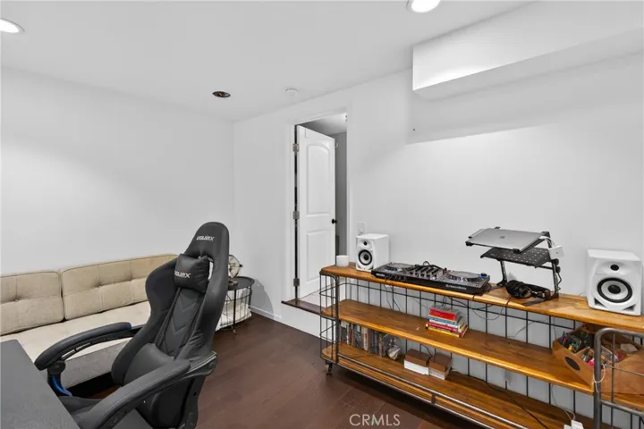 4542 San Andreas, Los Angeles, California 90065