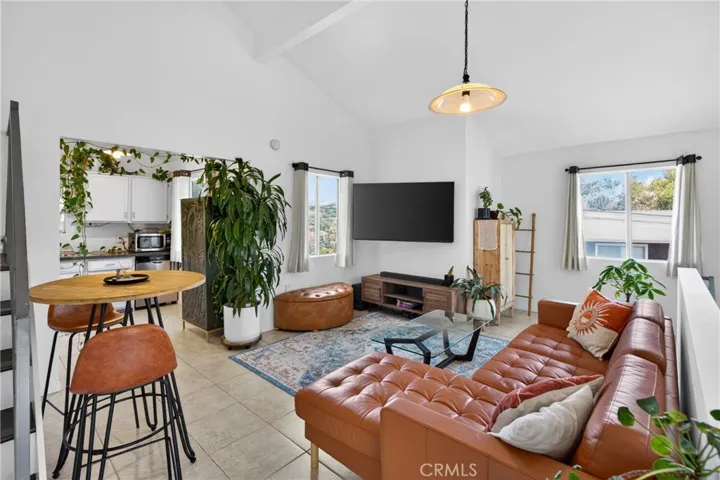 4542 San Andreas, Los Angeles, California 90065
