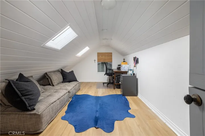 office/flex room above garage