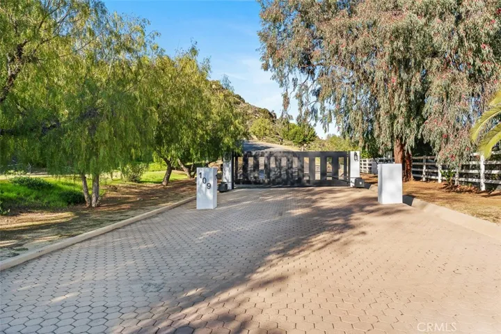 109 Buckskin Road, Bell Canyon, California 91307