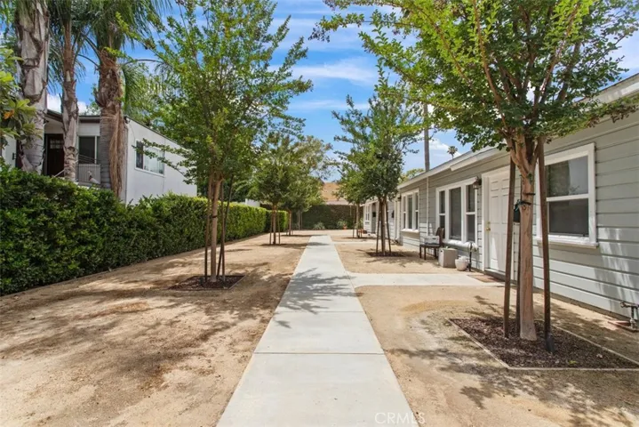 889 N Oakland, Pasadena, California 91104