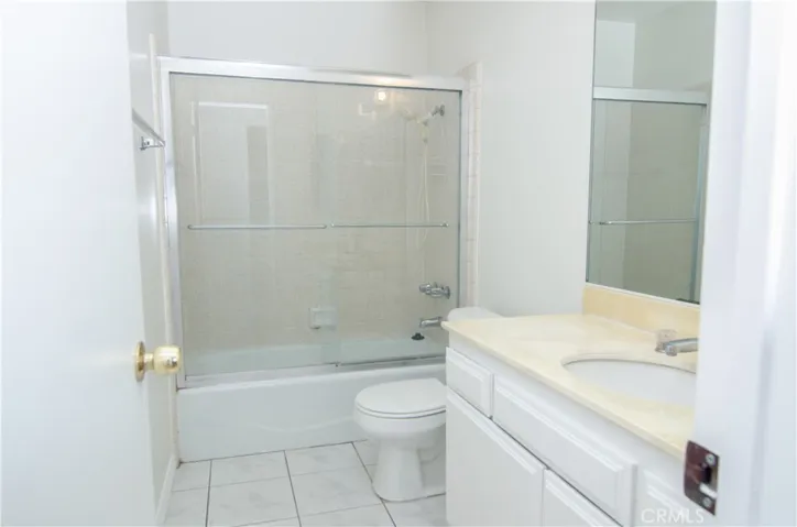 Main hallway bathroom