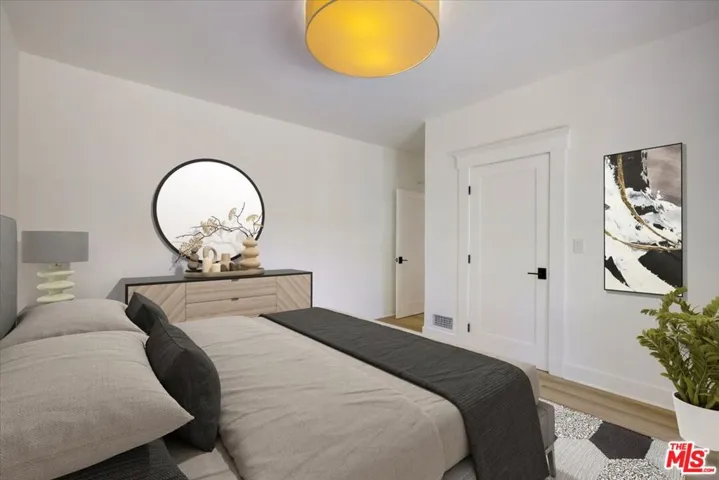 Guest bedroom