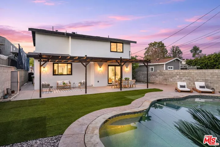 22642 Berdon Street, Woodland Hills, California 91367