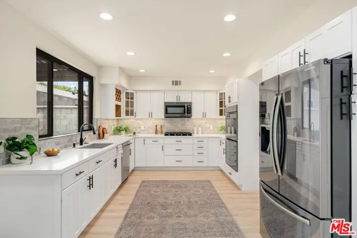 22642 Berdon Street, Woodland Hills, California 91367