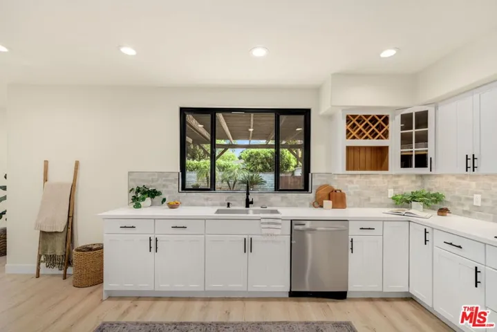 22642 Berdon Street, Woodland Hills, California 91367