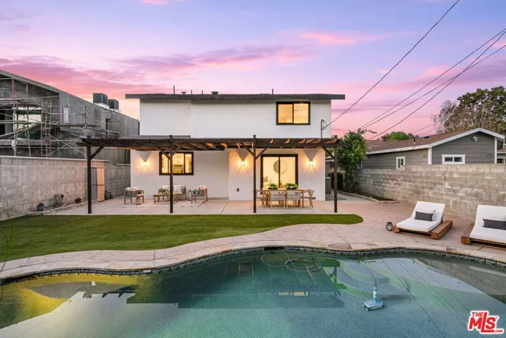 22642 Berdon Street, Woodland Hills, California 91367