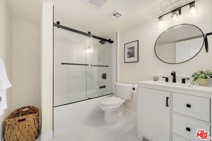 22642 Berdon Street, Woodland Hills, California 91367