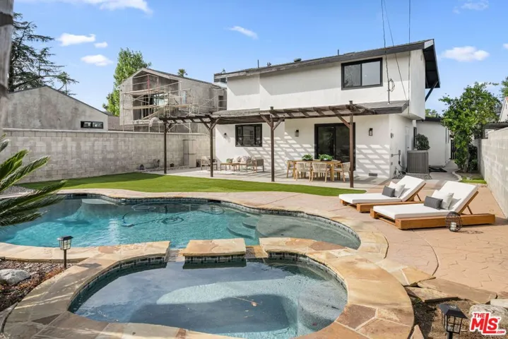 22642 Berdon Street, Woodland Hills, California 91367