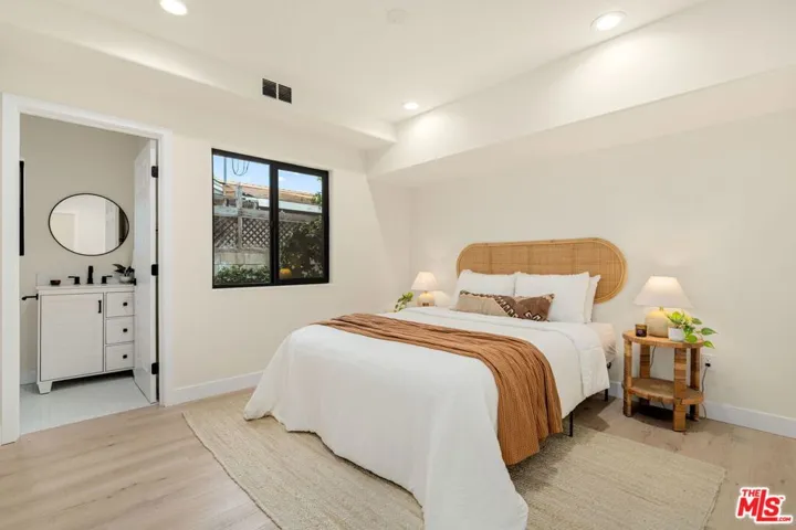 22642 Berdon Street, Woodland Hills, California 91367