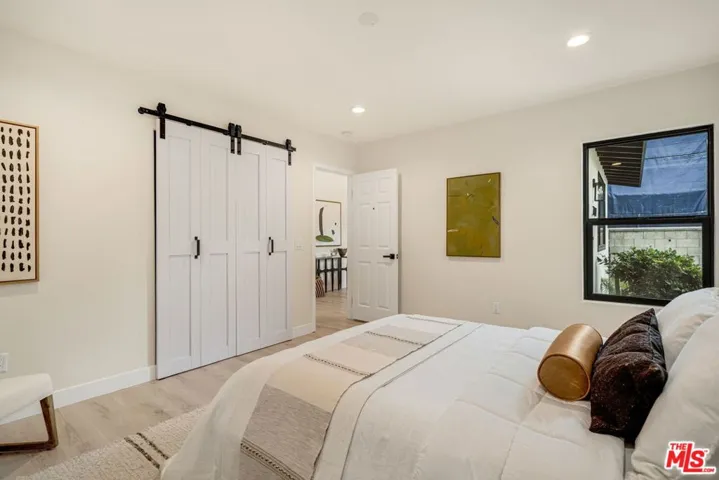 22642 Berdon Street, Woodland Hills, California 91367