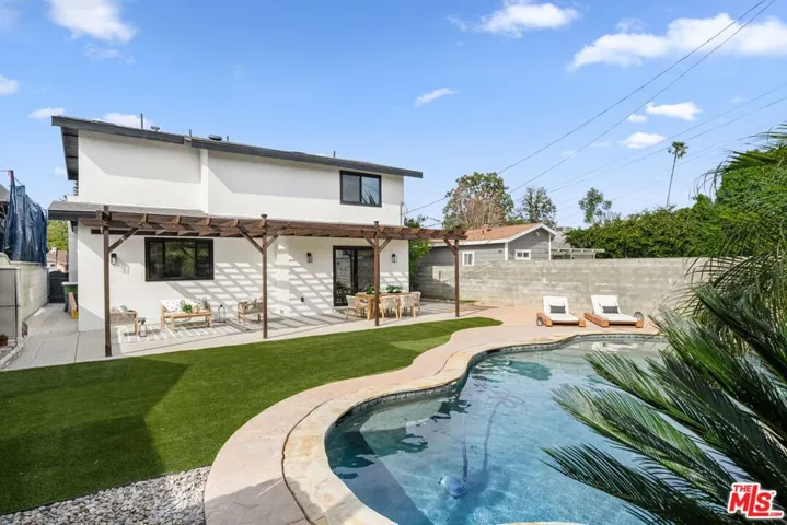 22642 Berdon Street, Woodland Hills, California 91367
