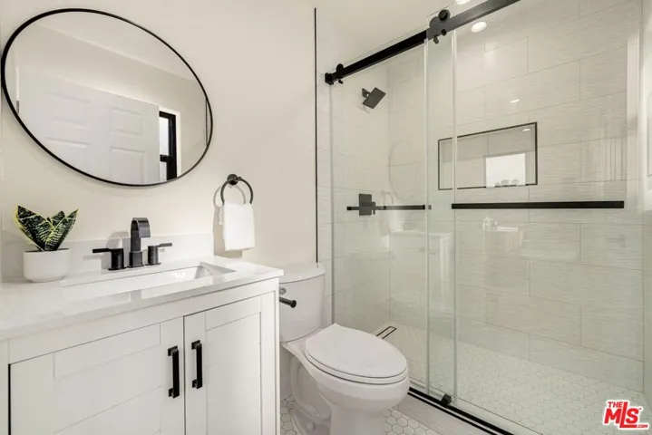 22642 Berdon Street, Woodland Hills, California 91367