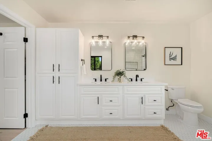 22642 Berdon Street, Woodland Hills, California 91367
