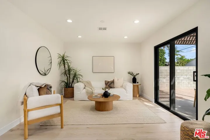 22642 Berdon Street, Woodland Hills, California 91367