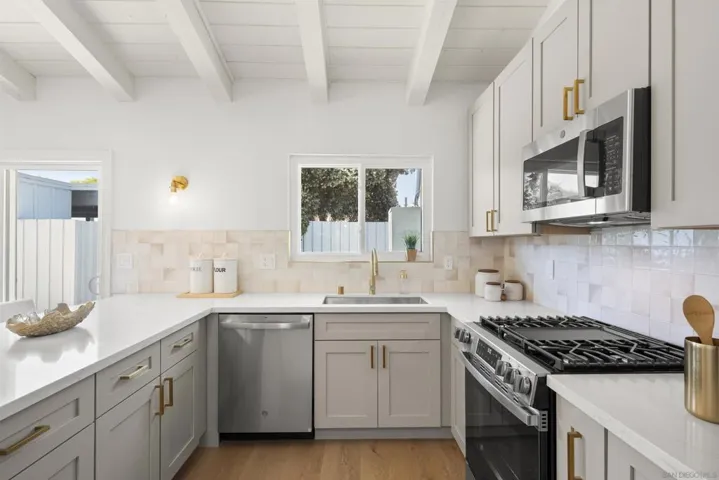 5398 Mount Alifan, San Diego, California 92111