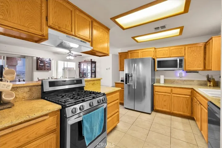 8514 Barberry Avenue, Yucca Valley, California 92284