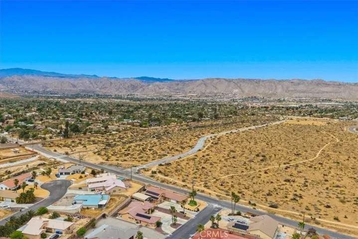 8514 Barberry Avenue, Yucca Valley, California 92284