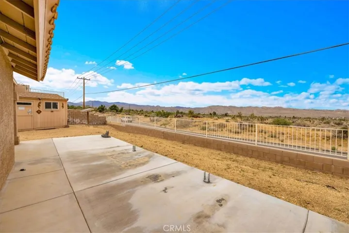 8514 Barberry Avenue, Yucca Valley, California 92284