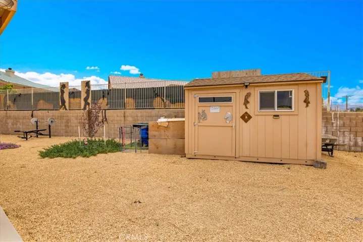 8514 Barberry Avenue, Yucca Valley, California 92284