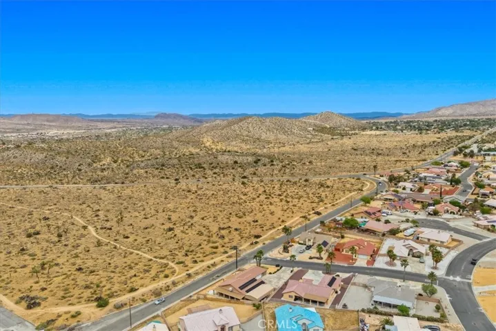 8514 Barberry Avenue, Yucca Valley, California 92284