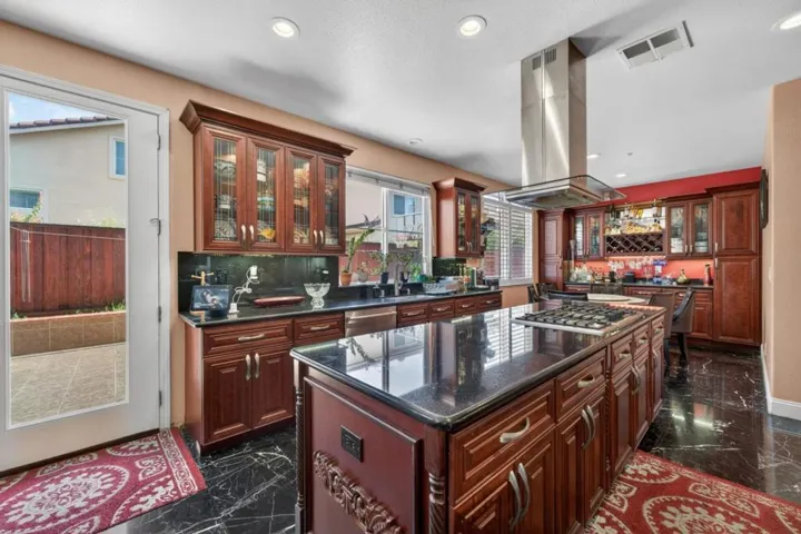 34237 Torrey Pine Lane, Union City, California 94587