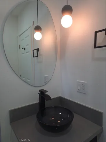 2nd  Bathroom