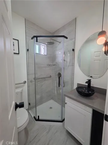 2nd Bathroom