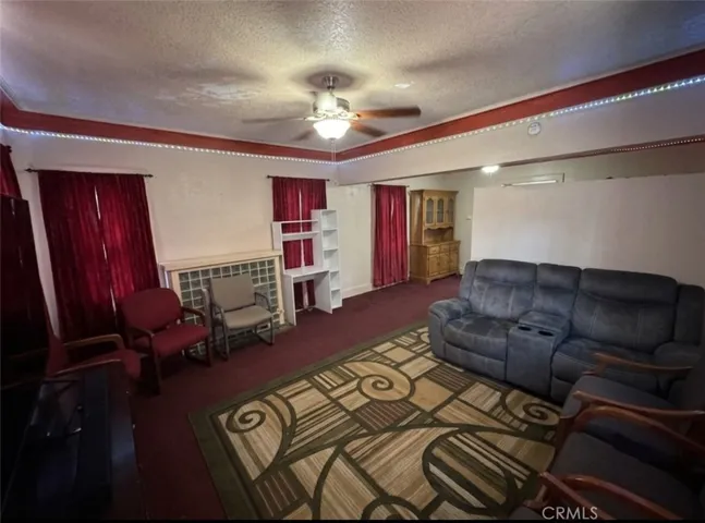 4305 San Pedro, Los Angeles, California 90011