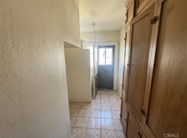 4305 San Pedro, Los Angeles, California 90011