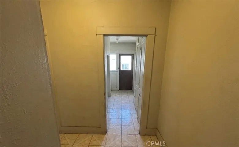 4305 San Pedro, Los Angeles, California 90011