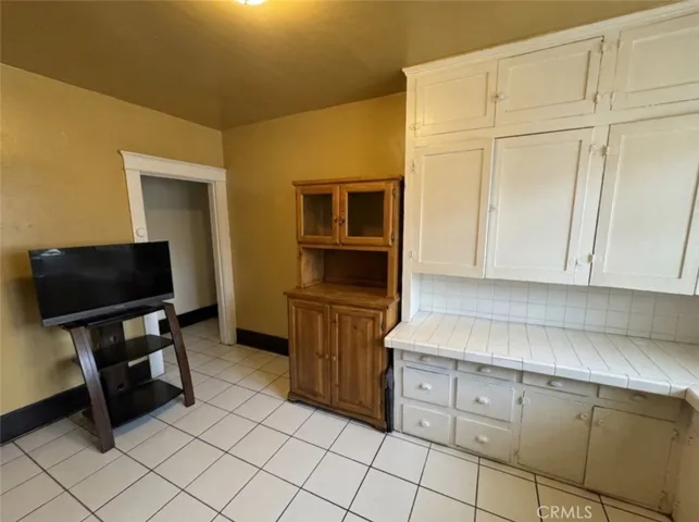 4305 San Pedro, Los Angeles, California 90011