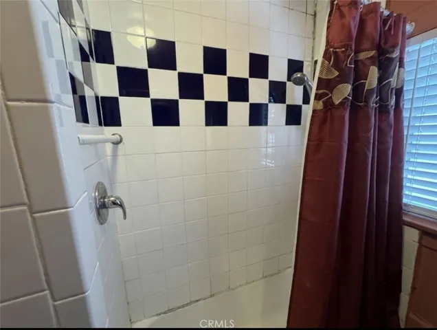 4305 San Pedro, Los Angeles, California 90011