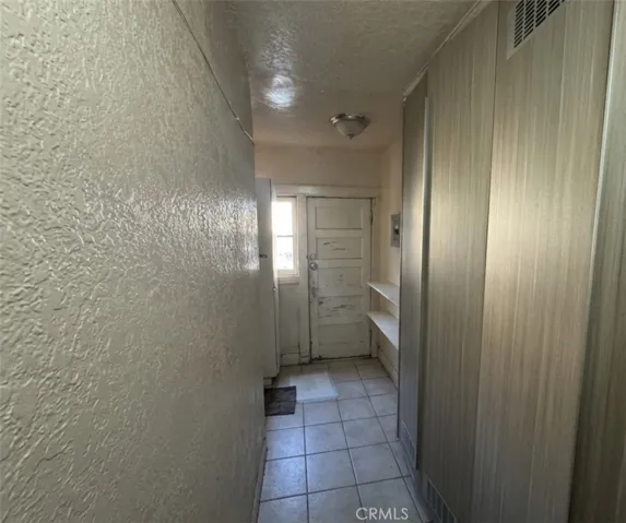 4305 San Pedro, Los Angeles, California 90011