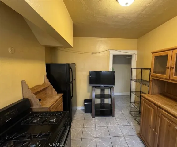 4305 San Pedro, Los Angeles, California 90011
