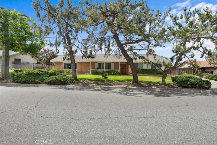 33227 Avenue D, Yucaipa, California 92399