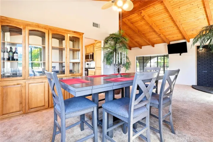 Dinning room 2