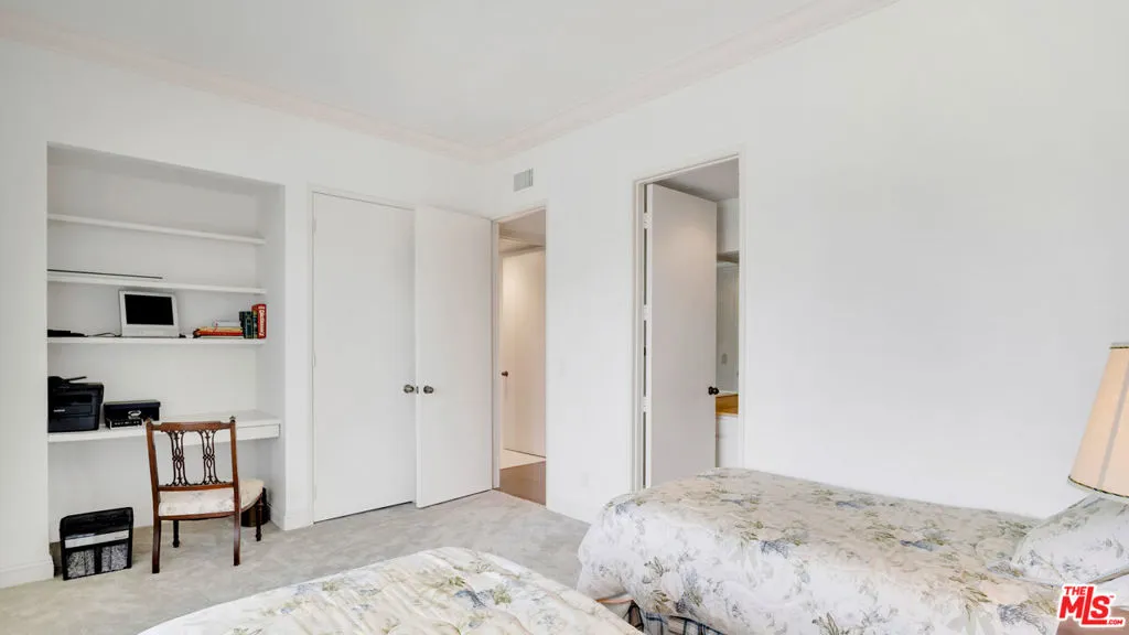 Well-appointed guest suite off