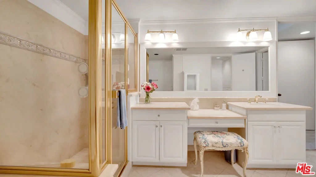 Dual-sink vanity with generous