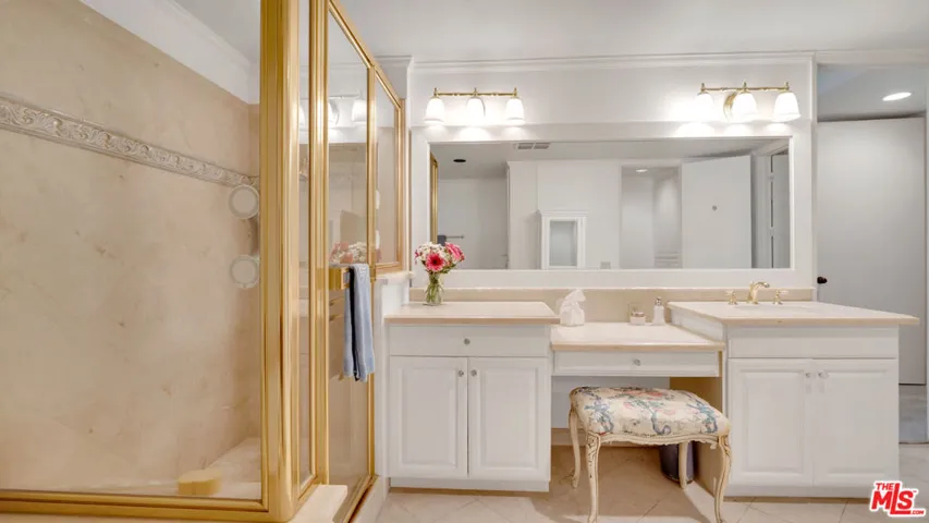 Dual-sink vanity with generous