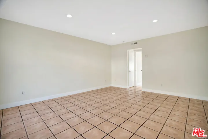 10065 De Soto Avenue 304, Chatsworth, California 91311 — photo 5