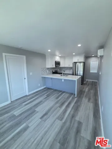 5353 S Harcourt Avenue, Windsor Hills, California 90043 — photo 5